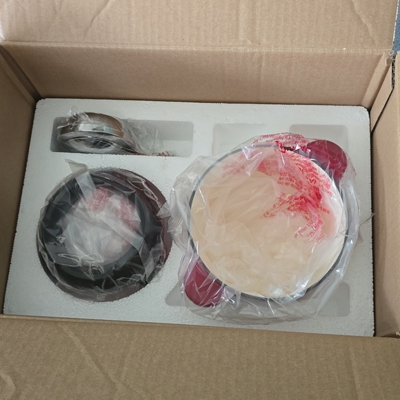 Rachael Ray Red Fondue Pot - cast iron - Picture 12 of 12